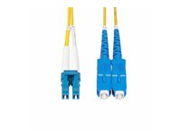 StarTech.com 10m (30ft) LC to SC (UPC) OS2 Single Mode Duplex Fiber Optic Cable, 9/125µm, Laser Optimized, 10G, Bend Insensitive, Low Insertion Loss - LSZH Fiber Patch Cord (SMLCSC-OS2-10M) - Koblingskabel - LC/UPC-enkeltmodus (hann) til SC/UPC-enkeltmodus (hann) - 10 m - 2 mm - fiberoptisk - dupleks - 9 / 125 micron - OS1/OS2 - halogenfri, passiv - gul SMLCSC-OS2-10M